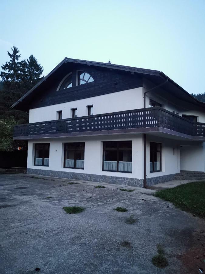 Hotel Pensiunea Raisa